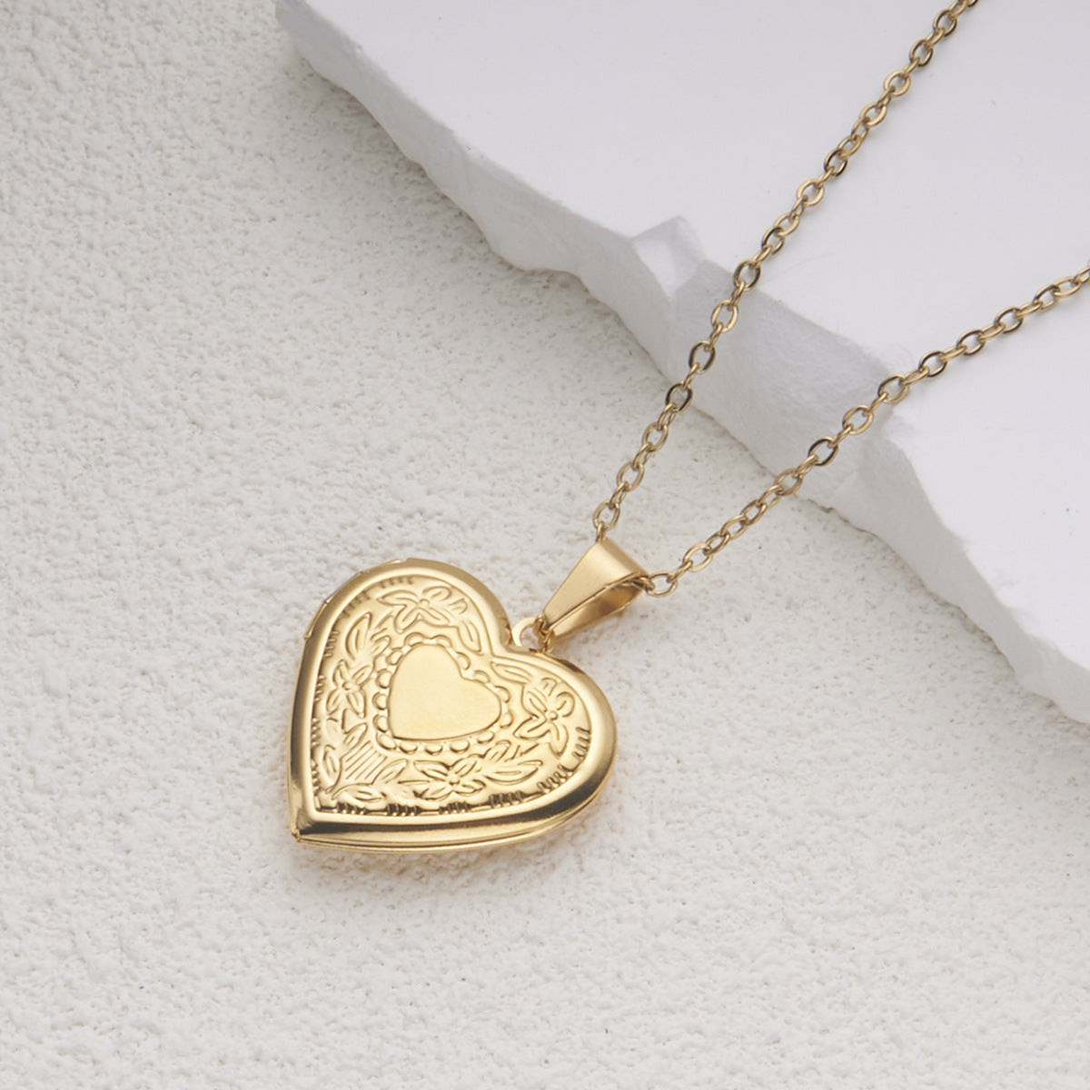 Gempoetry | Stainless steel silver gold women's style can open heart-shaped patterned photo frame box necklace