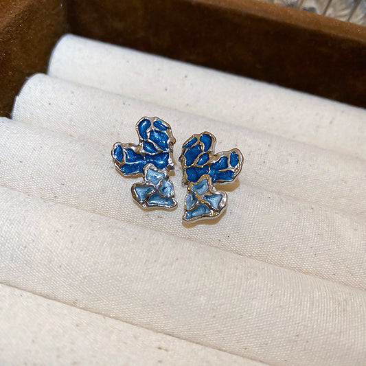 Gempoetry | Vintage blue ocean heart-shaped earrings with a high-end feel, featuring contrasting colors and personalized earrings