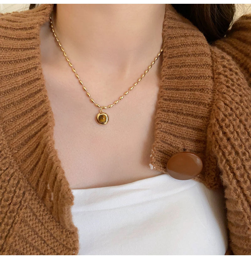 Gempoetry |French retro light luxury tiger eye stone necklace, women's niche copper pendant, collarbone chain, temperament, high-end accessories, and accessories