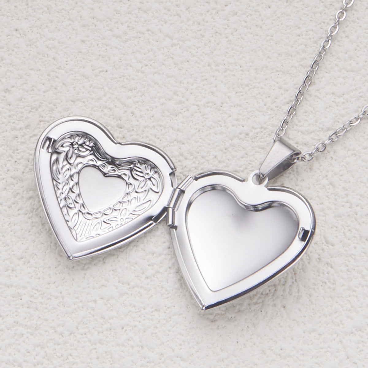 Gempoetry | Stainless steel silver gold women's style can open heart-shaped patterned photo frame box necklace